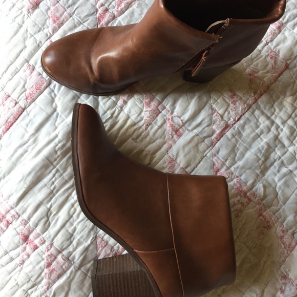 BC Footwear Brown Booties Women's Size 8.5 - Picture 4 of 9